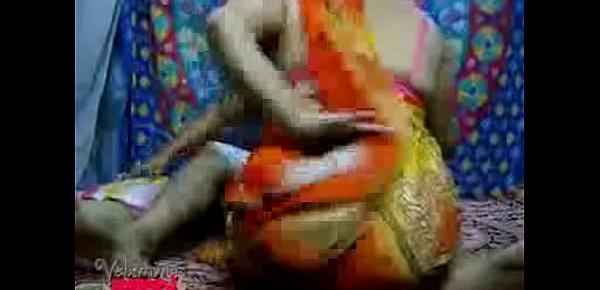  watch till the end. My indian aunt has the biggest ass and shows ait whikle sucking my cock